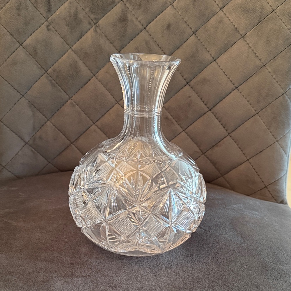 Elegant Clear Glass Vase